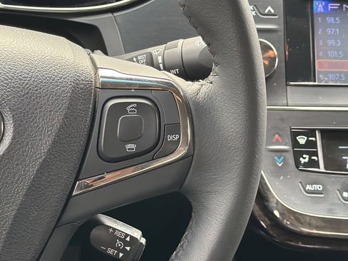 Used 2014 Toyota Avalon XLE image 25