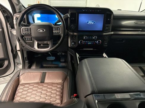 Used 2024 Ford F250 Lariat w/ Lariat Ultimate Package AWD/4WD image 14