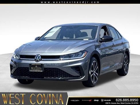 Used 2025 Volkswagen Jetta Sport FWD image 4