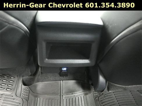 Used 2024 Toyota Camry SE image 18