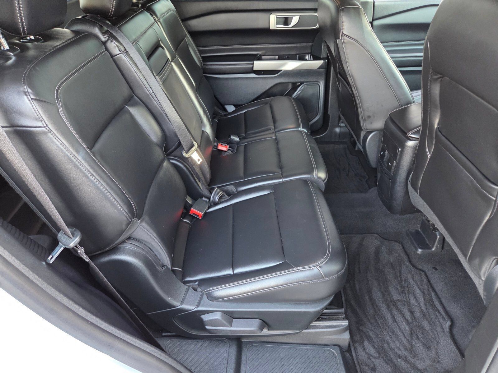 Certified 2023 Ford Explorer XLT w/ Equipment Group 202A RWD image 15