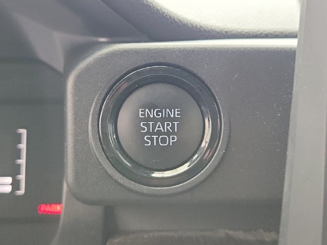Used 2025 Toyota Tacoma SR5 AWD/4WD image 28