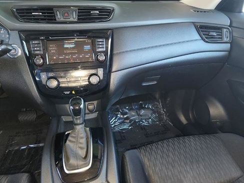 Certified 2020 Nissan Rogue SV image 16