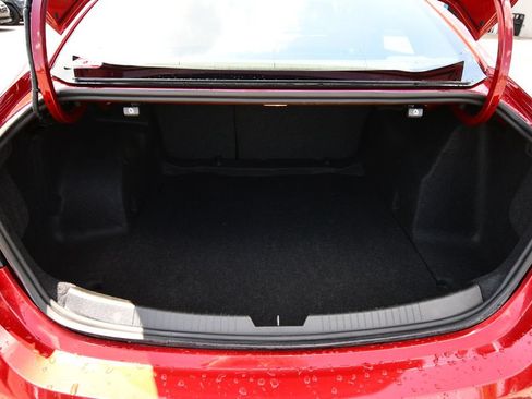 Used 2025 Chevrolet Malibu LT FWD image 7