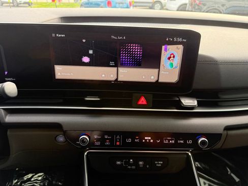 Used 2025 Kia Carnival SX FWD image 14