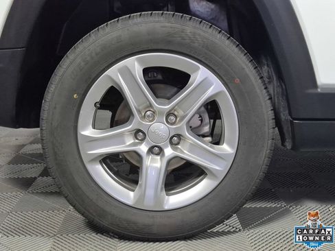 Used 2024 Jeep Compass Latitude AWD/4WD image 27