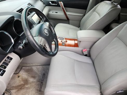 Used 2010 Toyota Highlander Limited AWD/4WD image 15