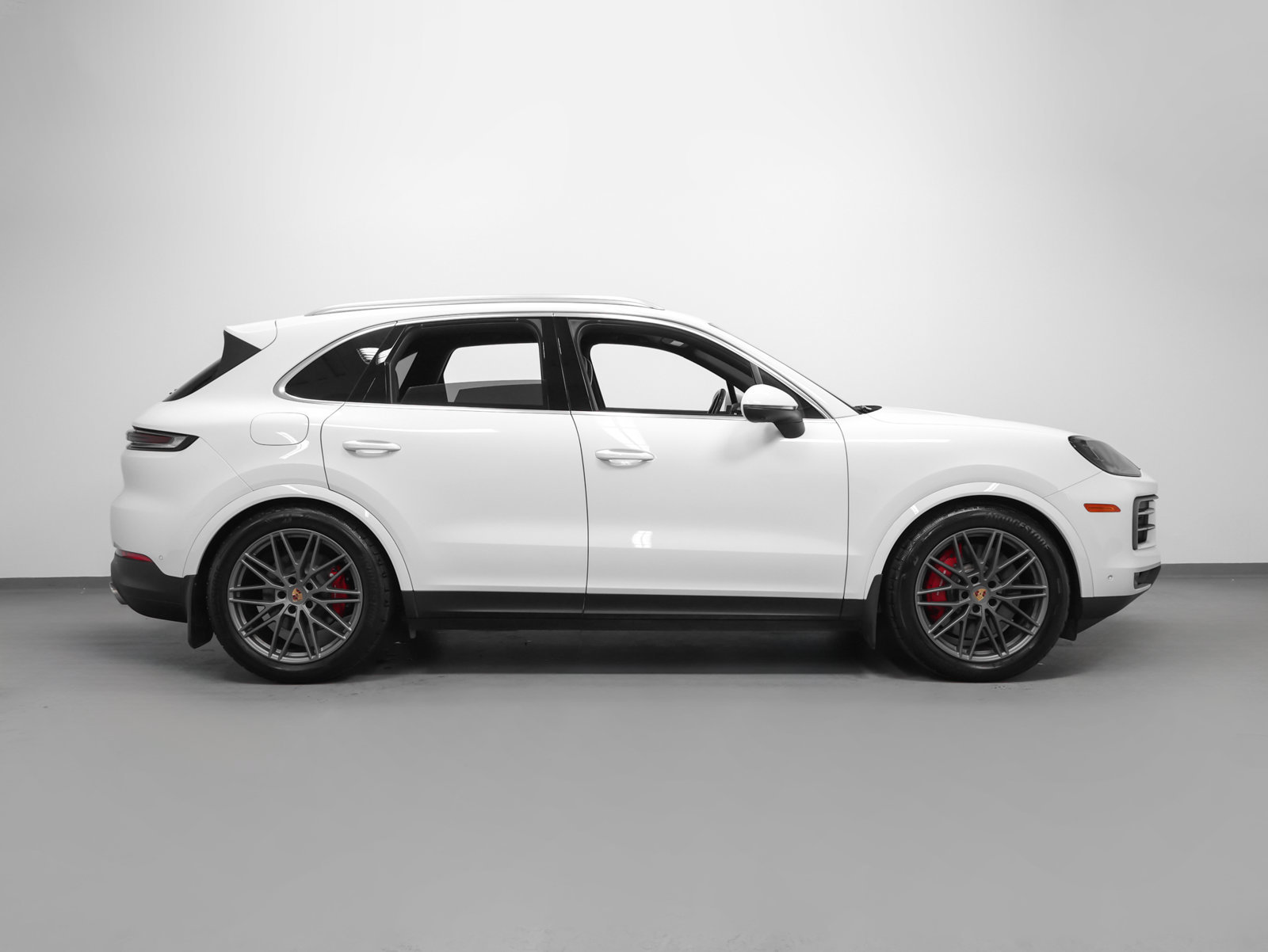 Certified 2025 Porsche Cayenne S AWD/4WD image 13