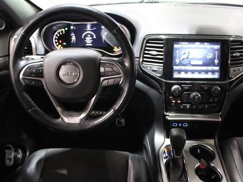 Used 2019 Jeep Grand Cherokee Altitude AWD/4WD image 29
