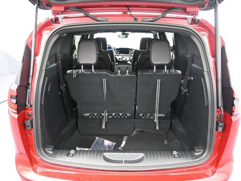 New 2026 Chrysler Pacifica Select image 22