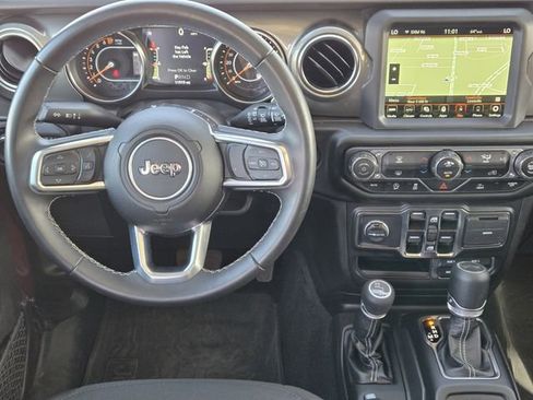 Certified 2022 Jeep Wrangler Unlimited Sahara image 29