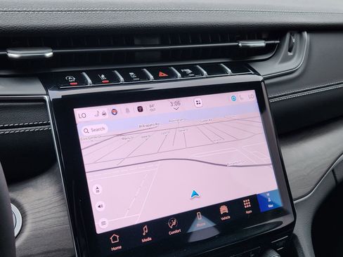 Used 2025 Jeep Grand Cherokee L Limited image 26