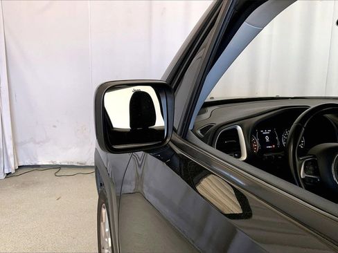 Used 2019 Jeep Renegade Latitude image 10