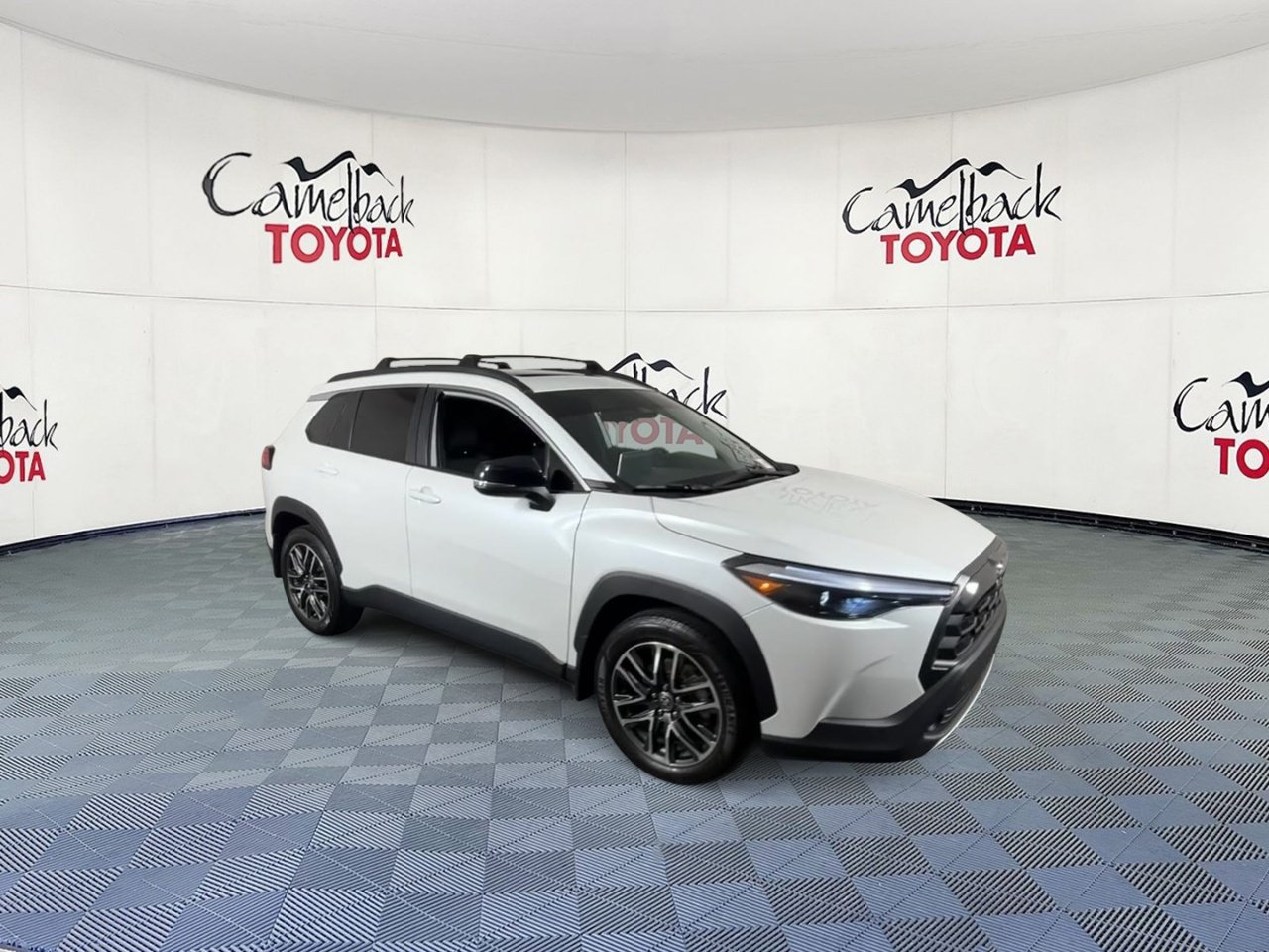 Used 2026 Toyota Corolla Cross XLE w/ Convenience Package AWD/4WD image 2