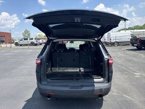 Used 2019 Chevrolet Traverse LT FWD image 20