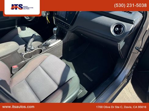 Used 2018 Toyota Corolla LE FWD image 10