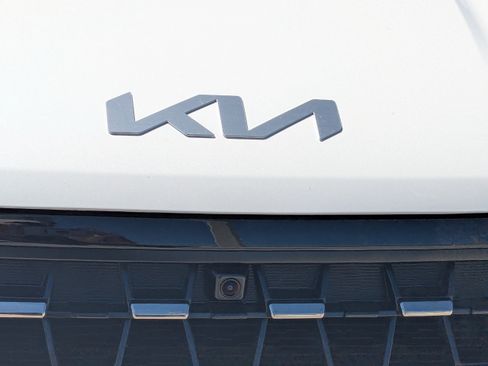 New 2026 Kia Carnival SX FWD image 12