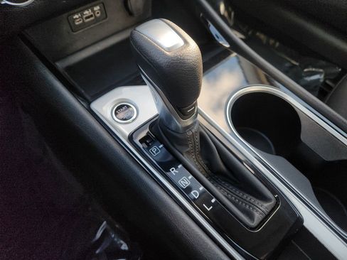 Used 2024 Nissan Altima 2.5 SV image 21