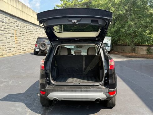 Used 2017 Ford Escape SE w/ Equipment Group 201A FWD image 33