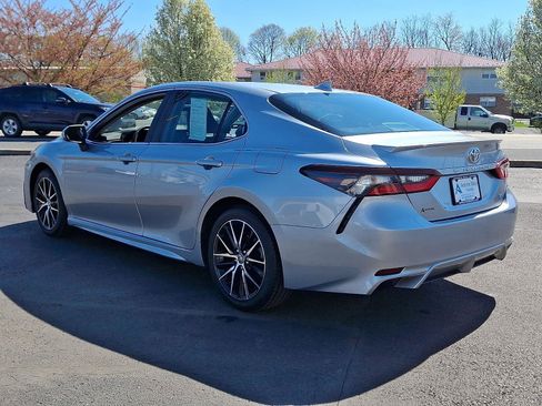 Used 2024 Toyota Camry SE FWD image 4