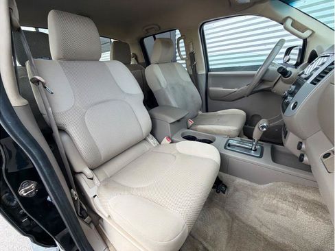 Used 2013 Nissan Frontier SV w/ SV Value Truck Pkg RWD image 20
