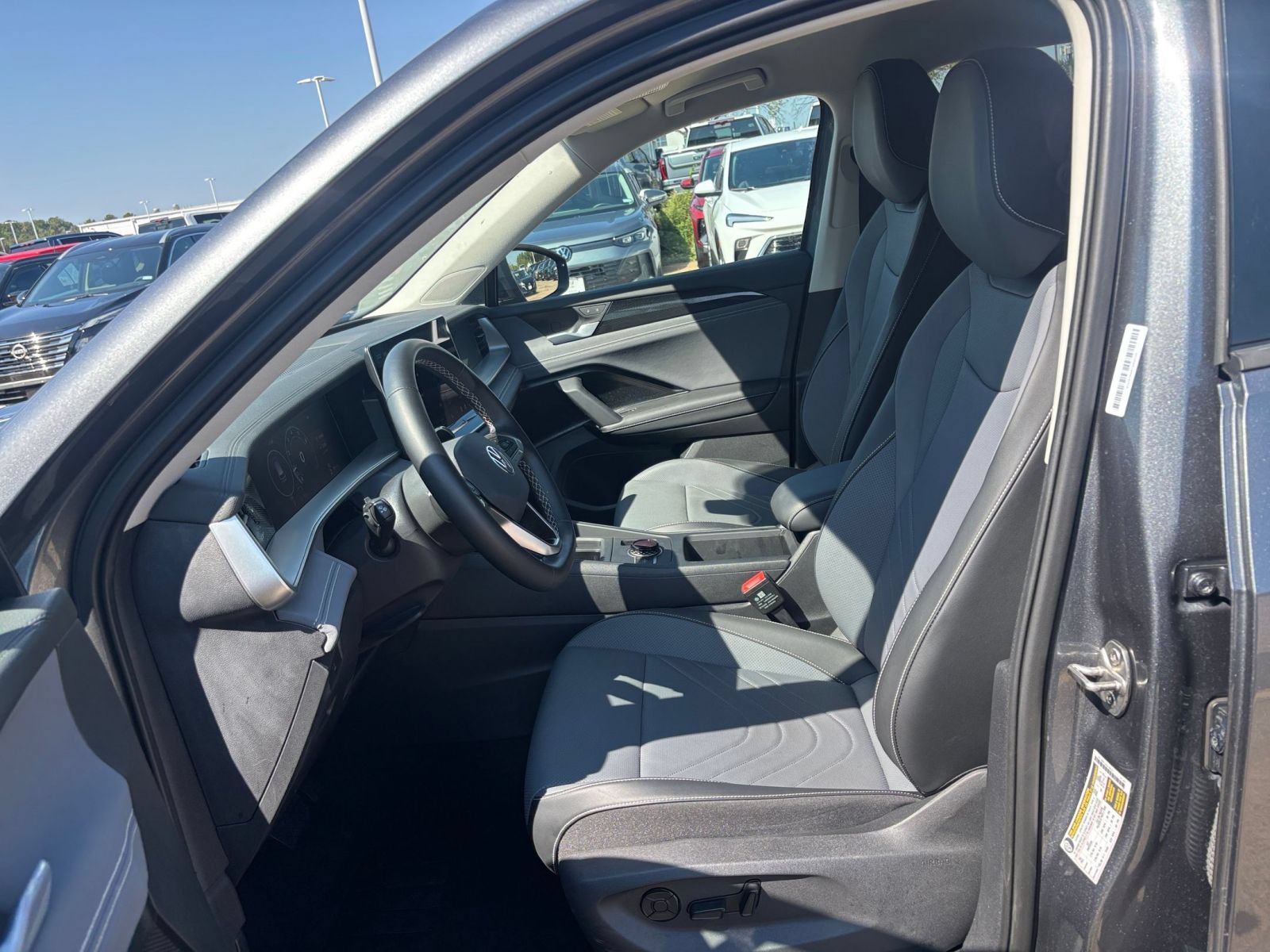 Used 2026 Volkswagen Tiguan SE AWD/4WD image 28