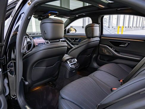 Used 2023 Mercedes-Benz S 500 4MATIC w/ AMG Line image 36