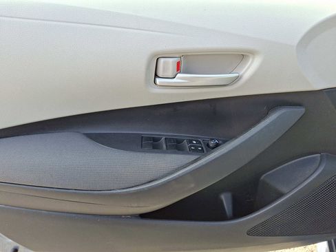 Used 2020 Toyota Corolla LE w/ LE Convenience Package FWD image 9