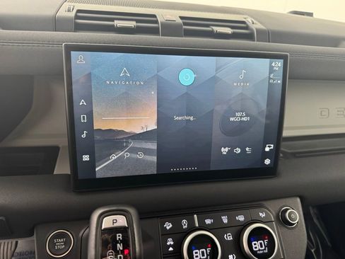 Used 2023 Land Rover Defender 130 SE image 13