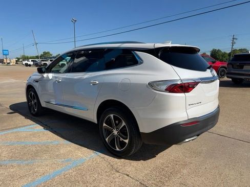 Used 2022 Buick Enclave Essence w/ Sport Touring Edition FWD image 3