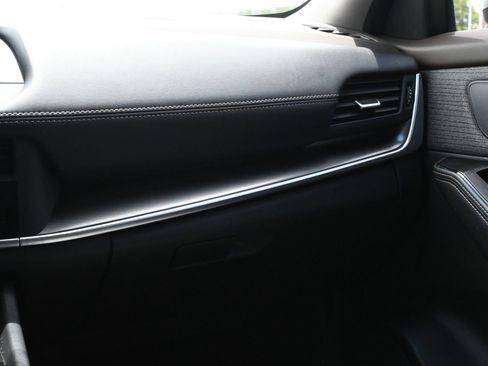 Used 2023 Nissan Rogue SV AWD/4WD image 9