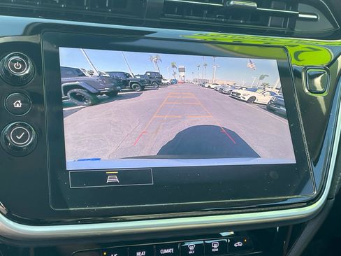 Used 2022 Chevrolet Bolt EUV LT w/ Comfort Package image 13