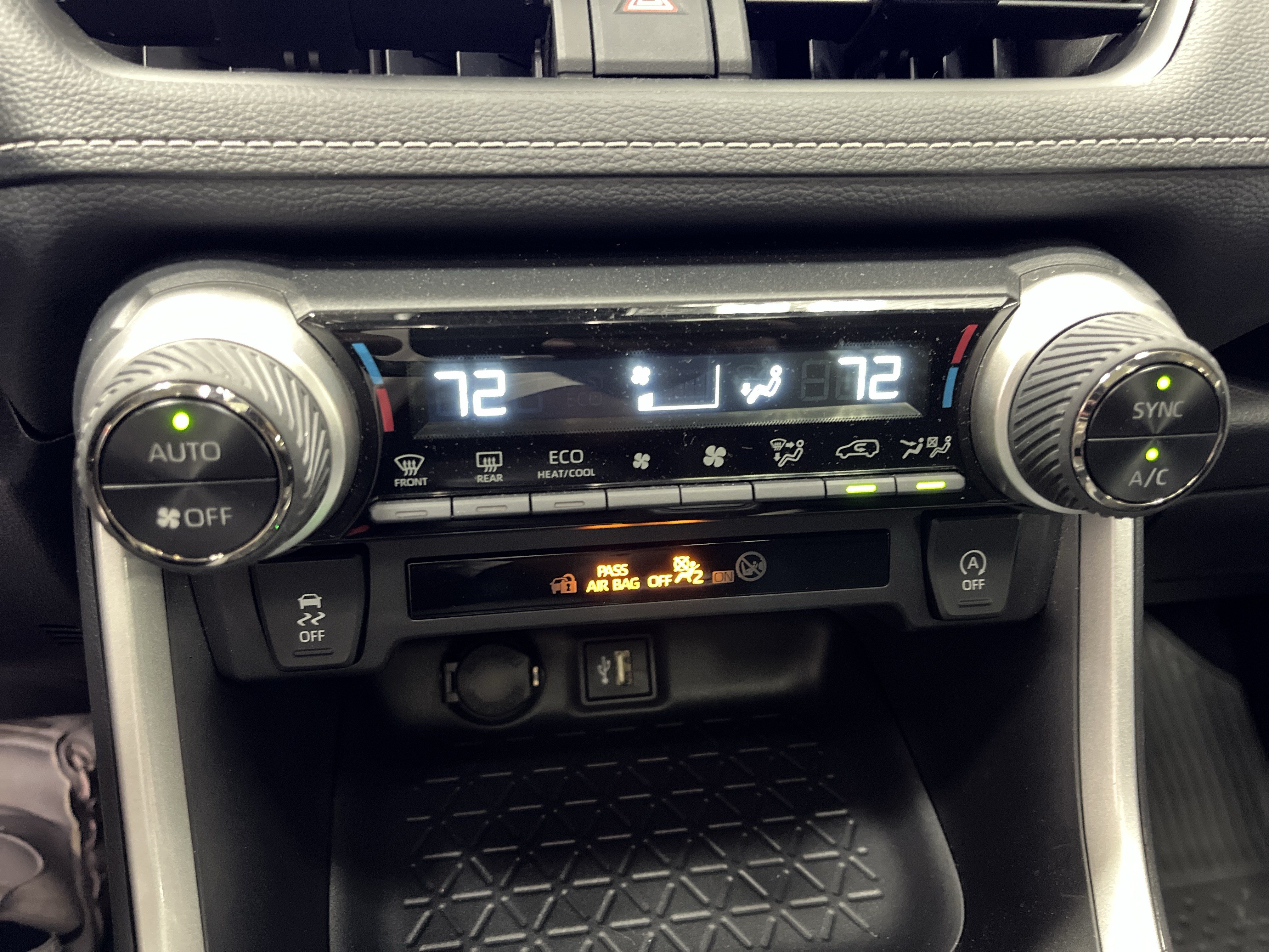 Used 2025 Toyota RAV4 XLE w/ Convenience Package AWD/4WD image 8