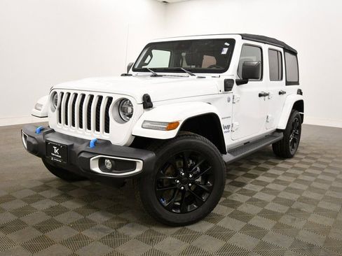 Used 2022 Jeep Wrangler Unlimited Sahara w/ Cold Weather Group image 2