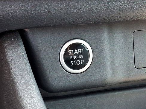 Used 2021 Nissan Rogue S FWD image 22