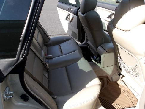 Used 2007 Subaru Outback 2.5XT Limited w/ Popular Equipment Group 2B image 12