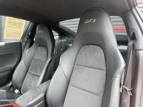 Certified 2018 Porsche 911 GT3 RWD image 14