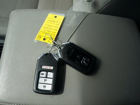 Used 2019 Honda CR-V EX-L image 2