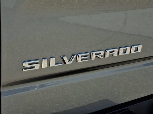 Used 2024 Chevrolet Silverado 1500 LT AWD/4WD image 33