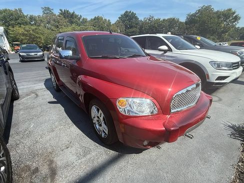 Used 2010 Chevrolet HHR LT FWD image 3