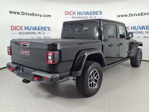 Used 2025 Jeep Gladiator Rubicon AWD/4WD image 4