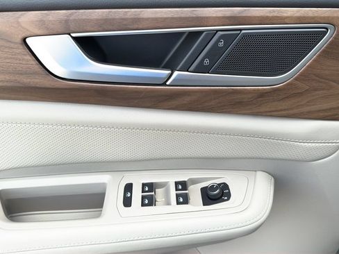 New 2026 Volkswagen Atlas SE FWD image 19