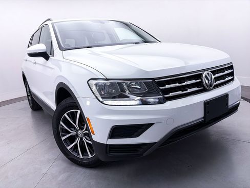 Used 2020 Volkswagen Tiguan SE w/ Panoramic Sunroof Package AWD/4WD image 7