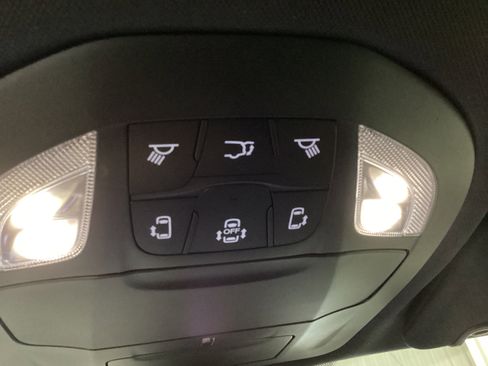 New 2026 Chrysler Pacifica Select FWD image 18