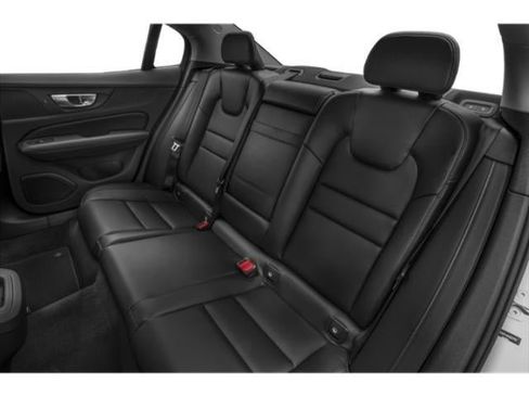 Used 2022 Volvo S60 B5 Momentum w/ Premium Package FWD image 13