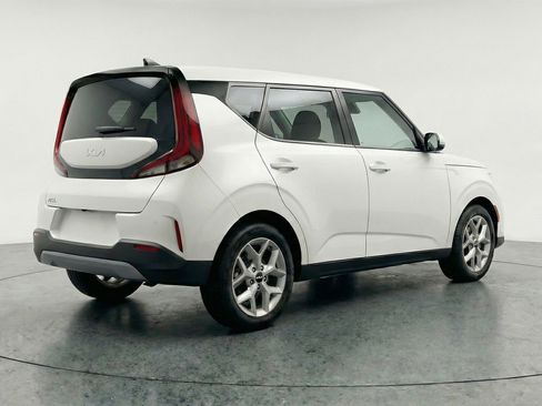 Used 2025 Kia Soul LX w/ LX Technology Package image 9