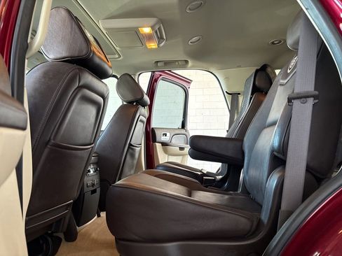 Used 2008 Cadillac Escalade AWD image 20