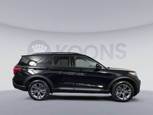 Used 2023 Ford Explorer XLT w/ Equipment Group 202A AWD/4WD image 12