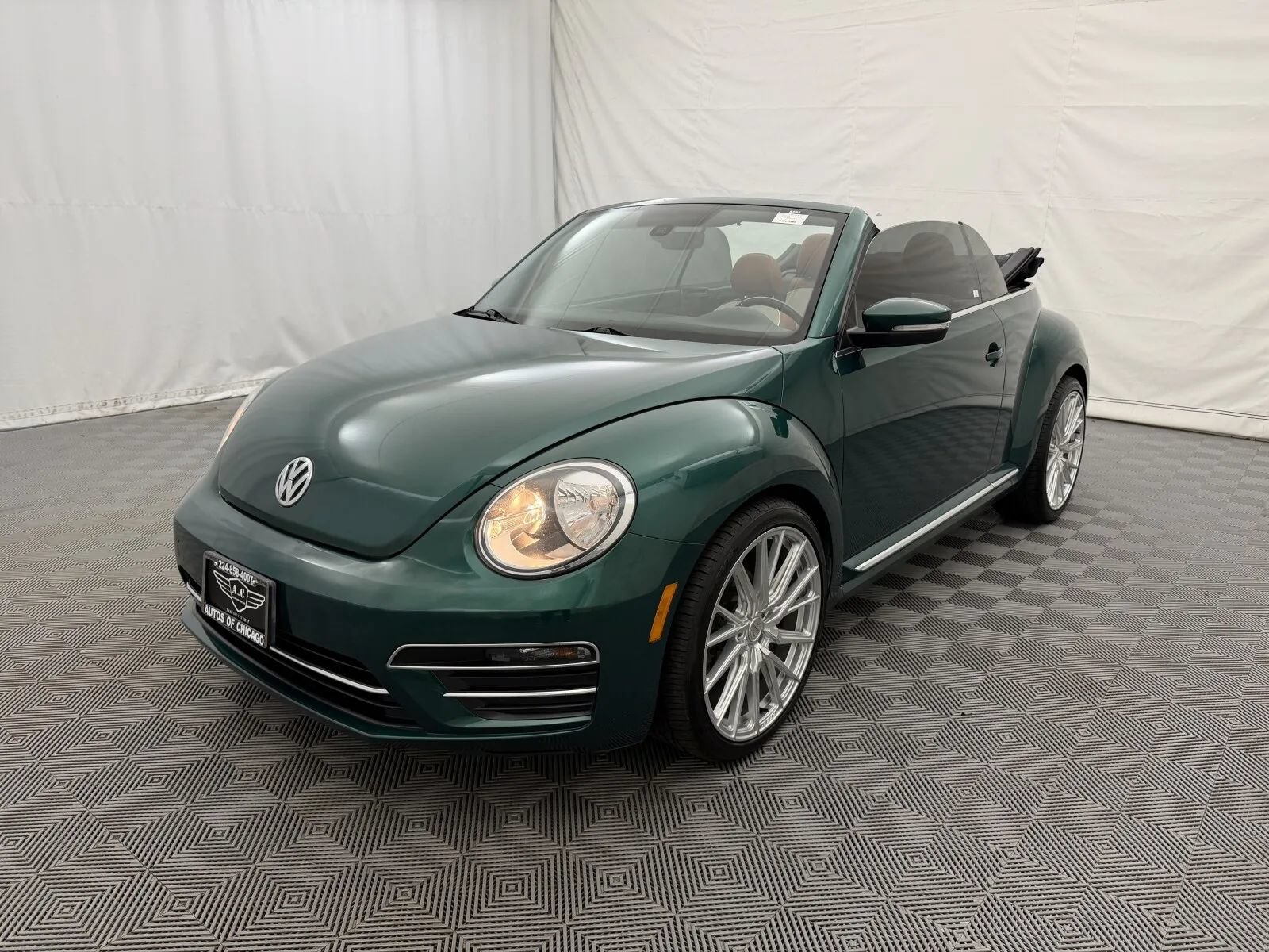 Used 2017 Volkswagen Beetle 1.8T S FWD image 2