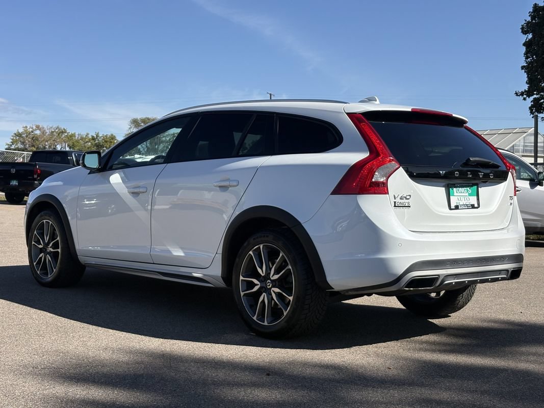 Used 2017 Volvo V60 T5 Cross Country w/ Convenience Package AWD/4WD image 6